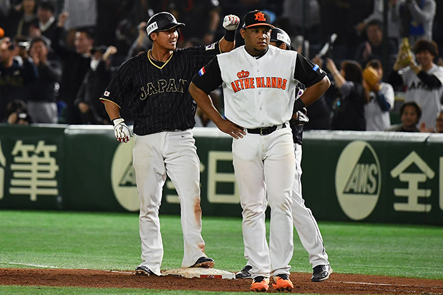 11回表 中田翔(北海道日本ハム)のレフトへのタイムリーで勝ち越し